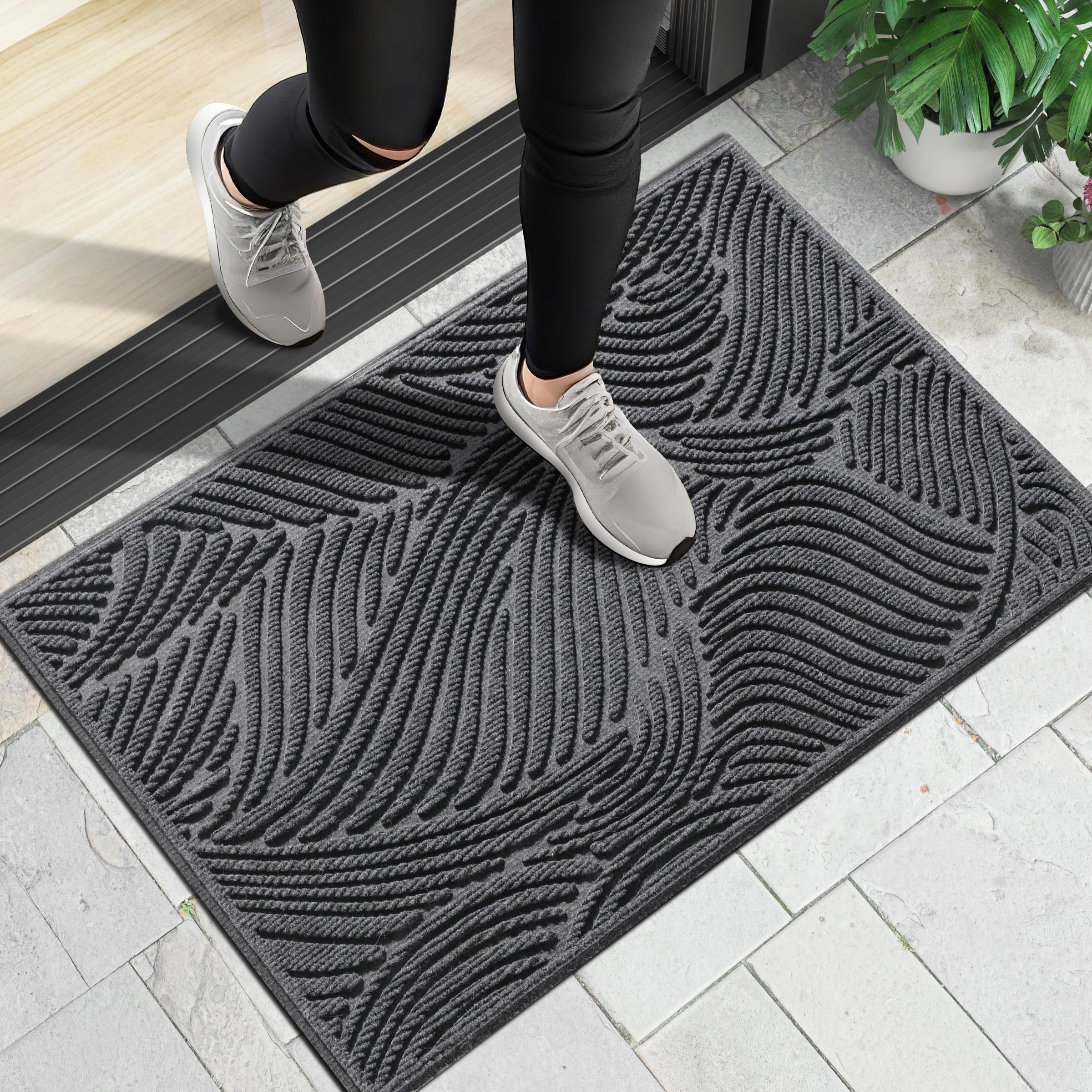 Yimobra indoor-outdoor mat adapts to porches, garages, and patios