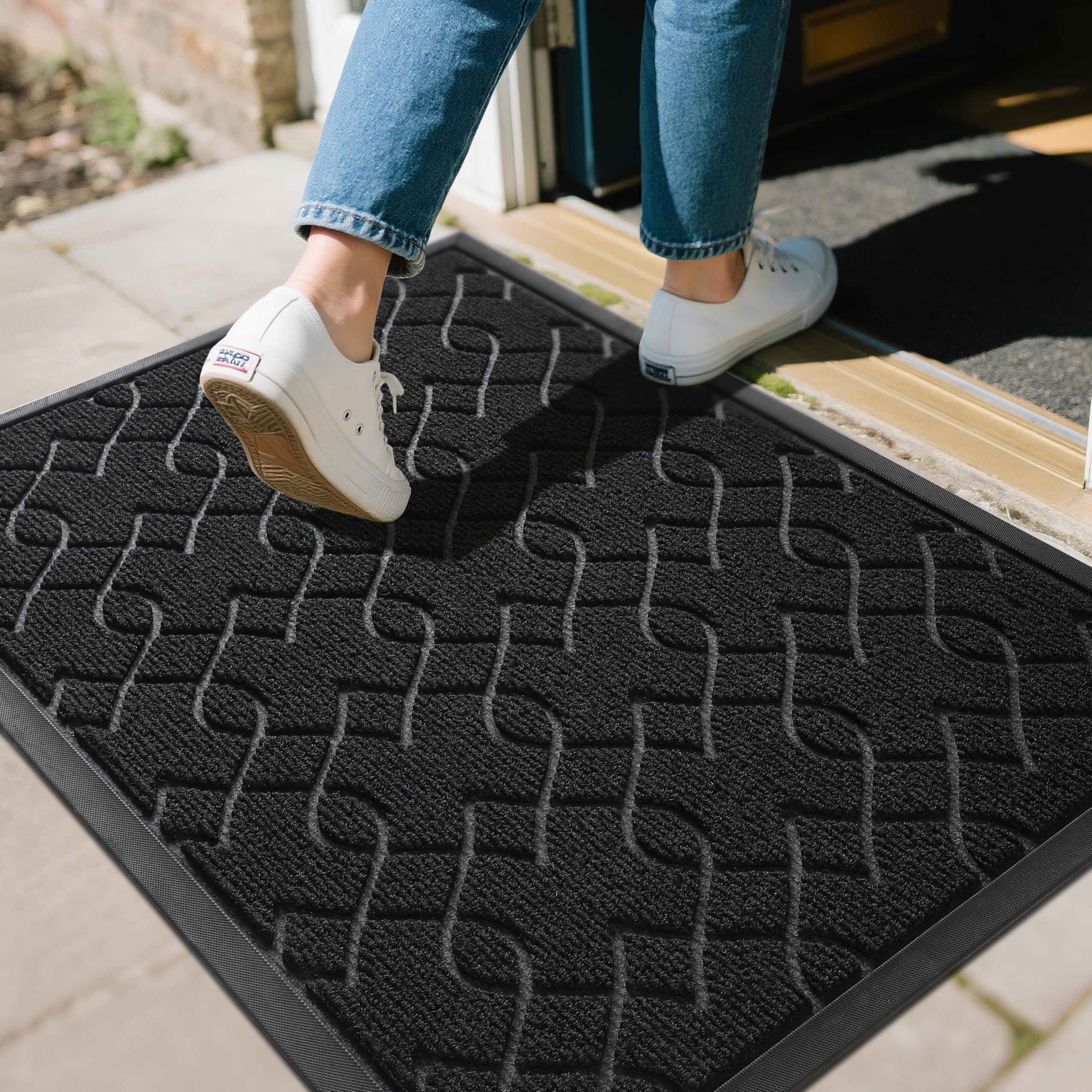Yimobra large door mat captures dirt and debris at entryways.