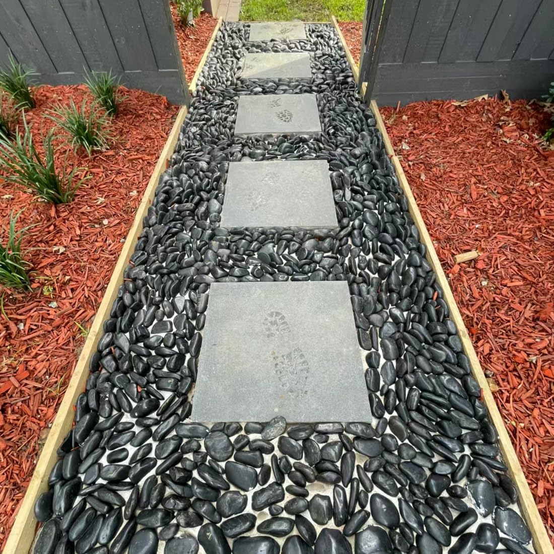 YISZM large pebbles for landscaping improve moisture retention and soil stability