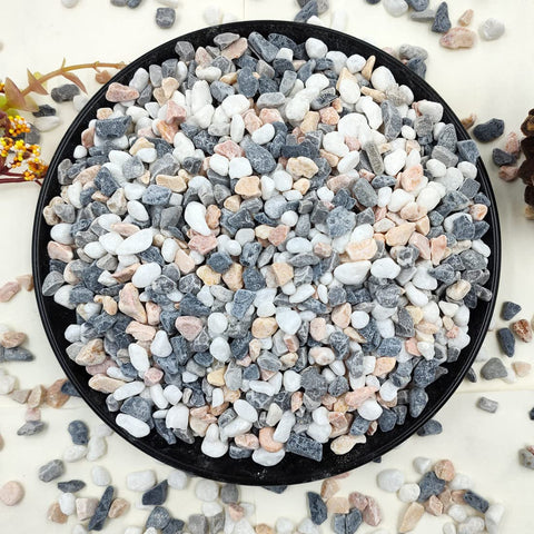 YISZM 5LBS succulent gravel bag close-up showing natural color and texture for pots