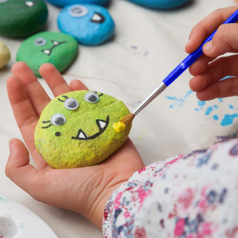YISZM packaged art stones ideal for family crafts