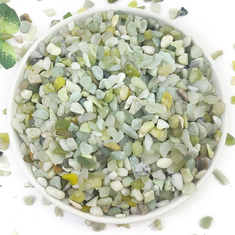 YISZM succulent pebbles 2lb provide drainage and decorative top-dressing for pots.