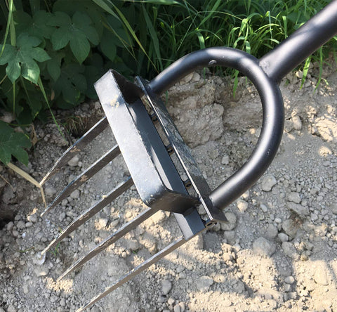 Ymachray stainless steel head resists rust and minimizes soil sticking
