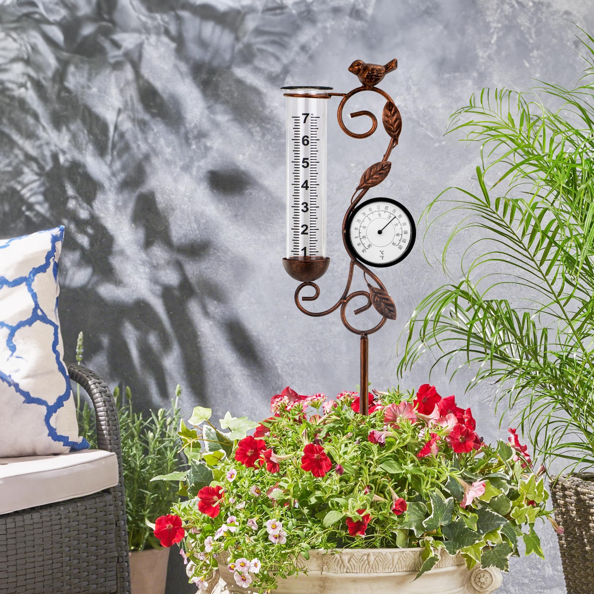 YNGFIL rain gauge makes a thoughtful outdoor gift for garden lovers.