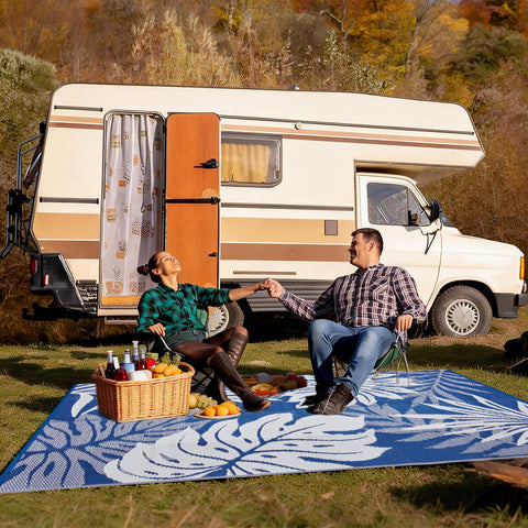 YONILE stain-resistant waterproof rug ideal for outdoor meals and weather exposure.