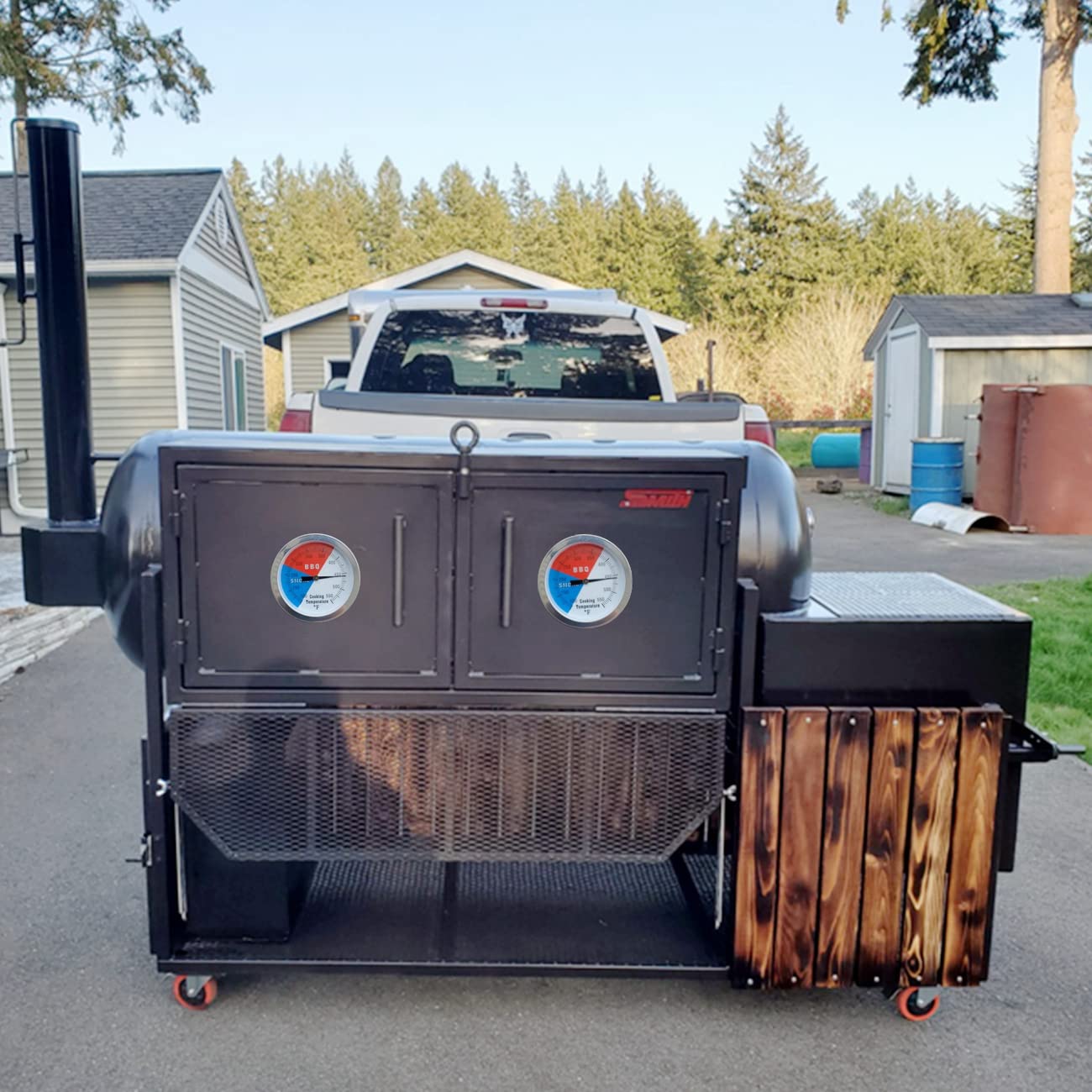 YOTOM sturdy metal construction resists heat during cooking