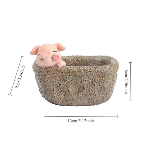 Youfui pig planter drain hole supports plant care.