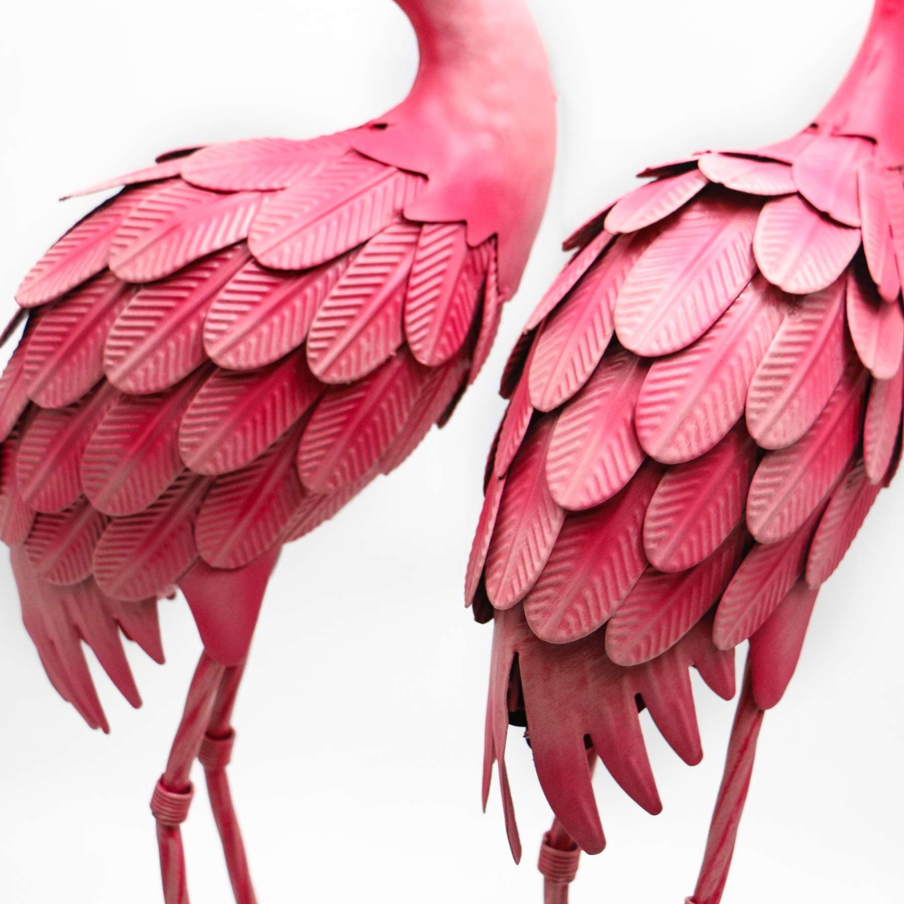 YOUKI outdoor flamingo statues, two-piece set for garden display.