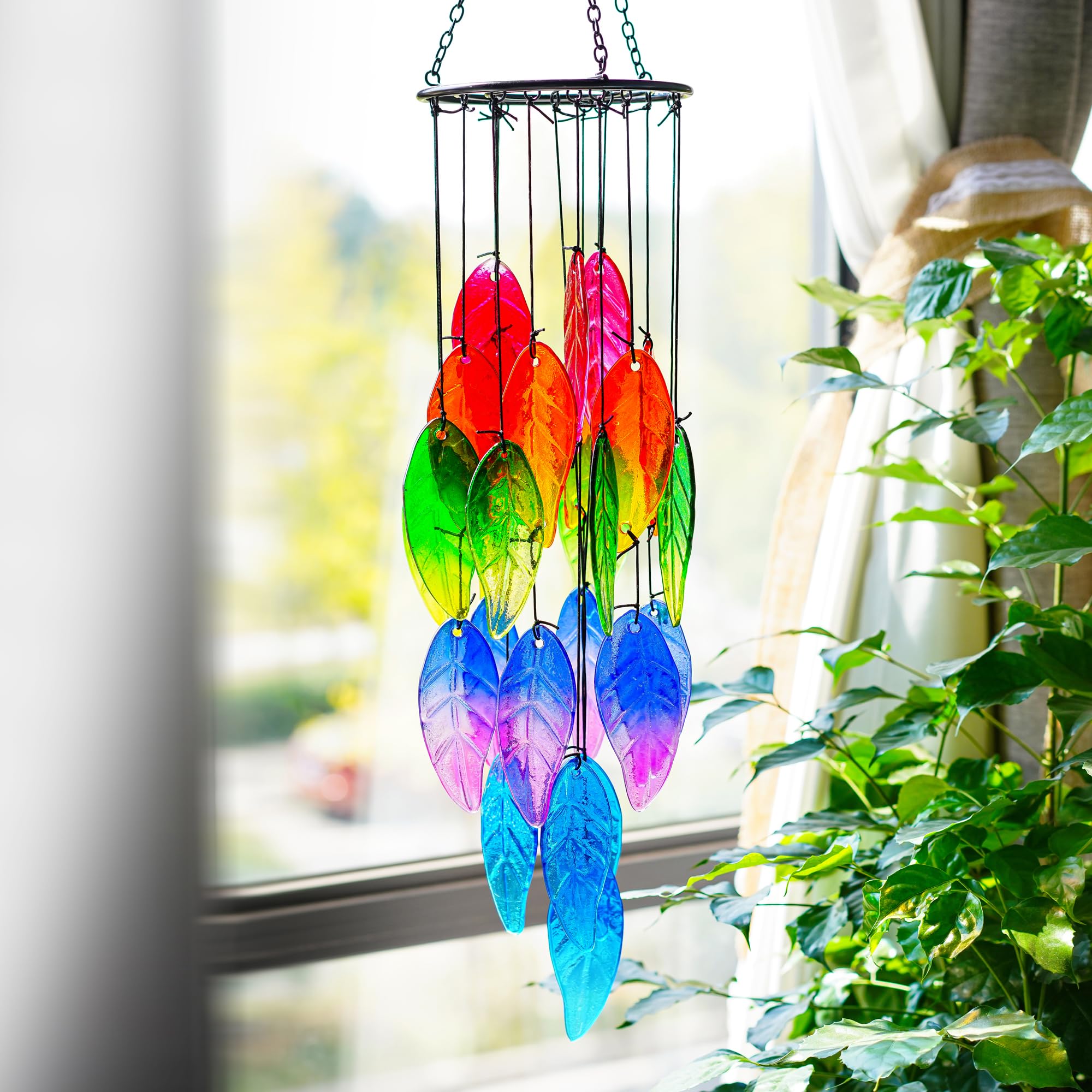 YU FENG 18-inch chimes offer gentle, relaxing tones for porches.