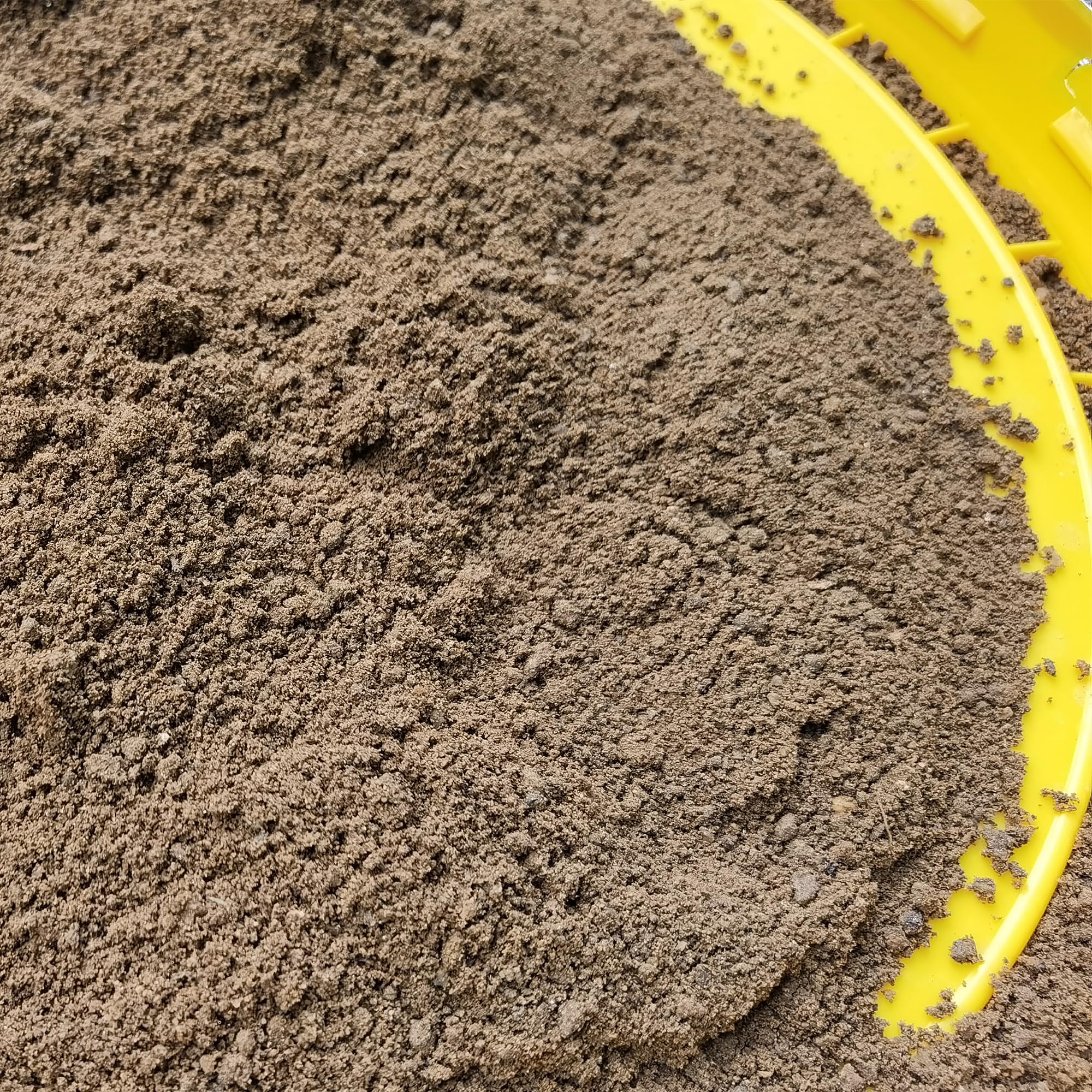 YUEBM 3mm mesh detail highlights efficient particle separation for soil and compost.