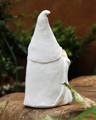 YYDGZG 5.9-inch gnome statue fits compact outdoor spaces