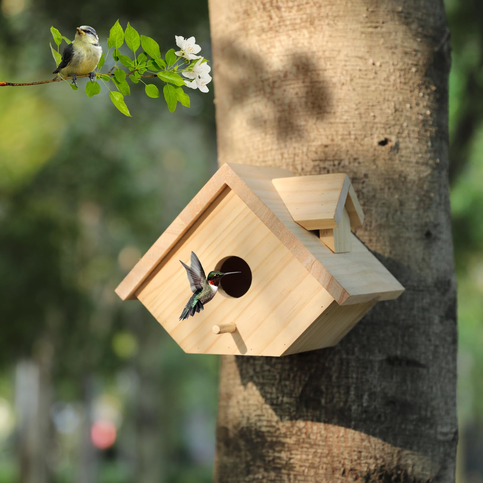 YYYUAN cedar outdoor birdhouse ready for hanging in the garden.