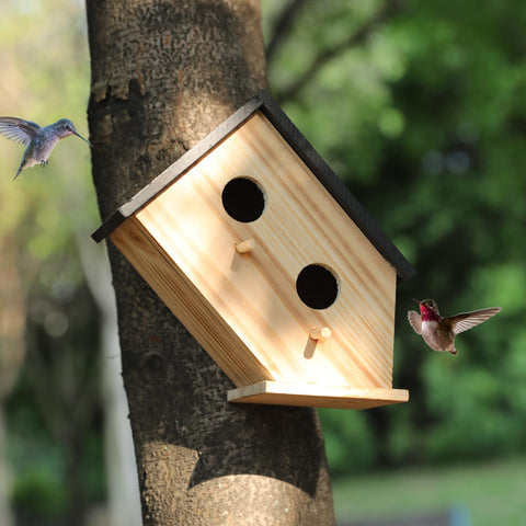 YYYUAN weatherproof wooden bird house withstands rain and wind for year-round use.