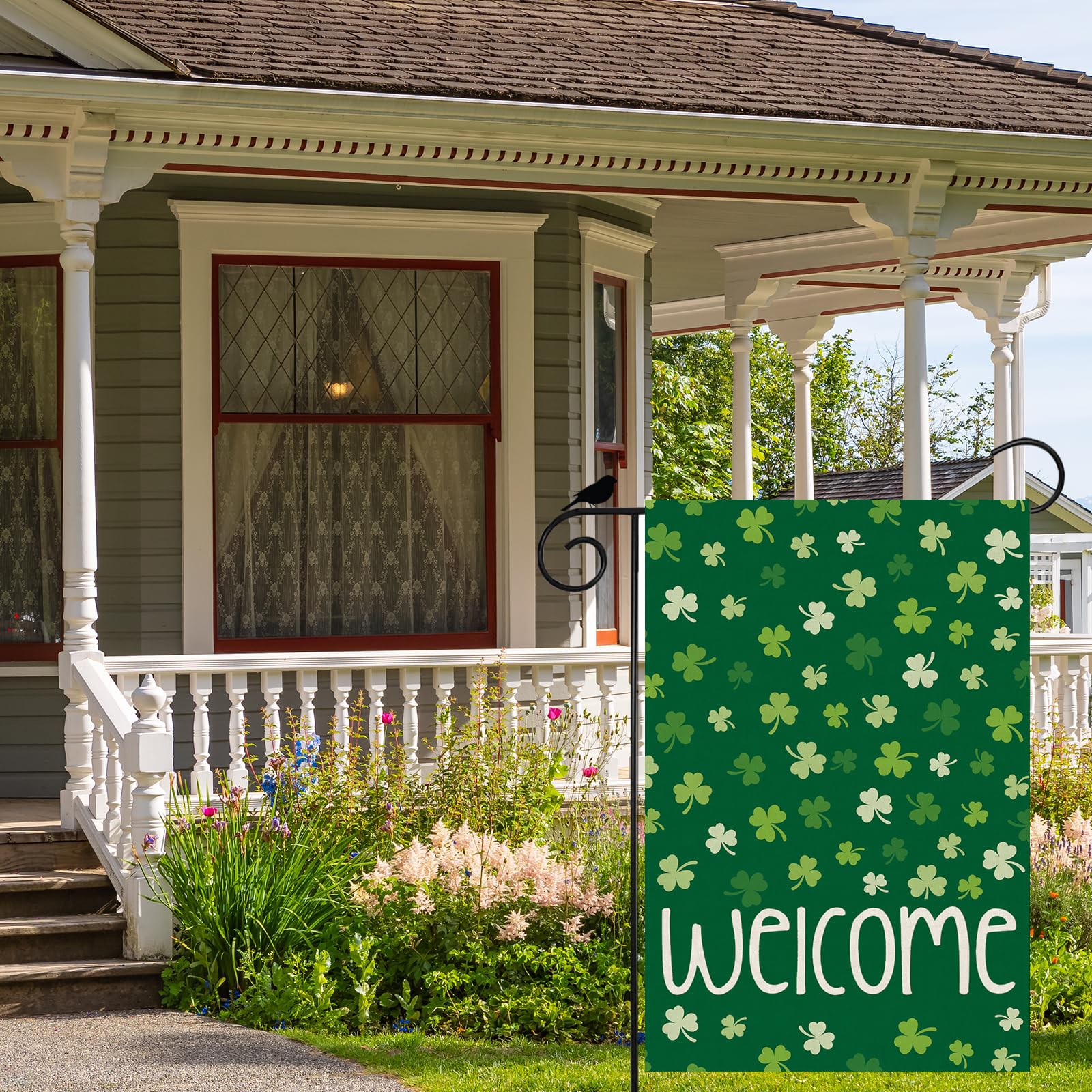 ZAEW St. Patrick's day flag showcases bright shamrocks for patio celebrations