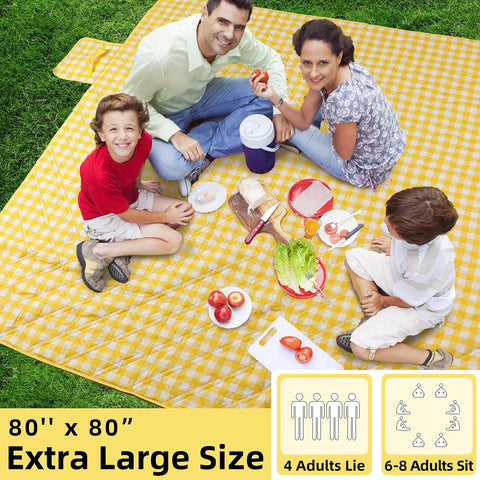 ZAZE 5-layer picnic mat close-up showing soft top layer for comfort.