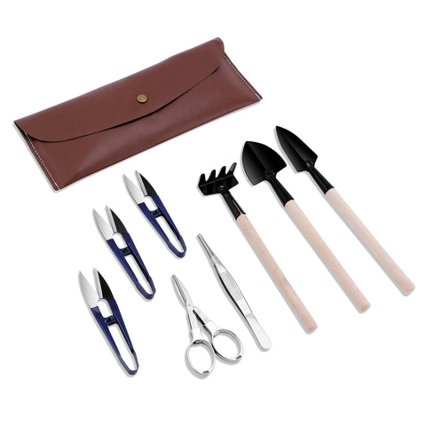 ZELARMAN Bonsai pruner in use, precise cuts for shaping
