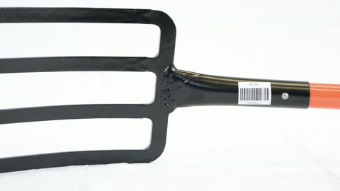 Zeluga 10-151 steel head and D-grip deliver sturdy control for turning soil.