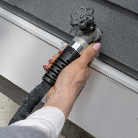 Zero-G kink-free design maintains smooth water flow during tasks.