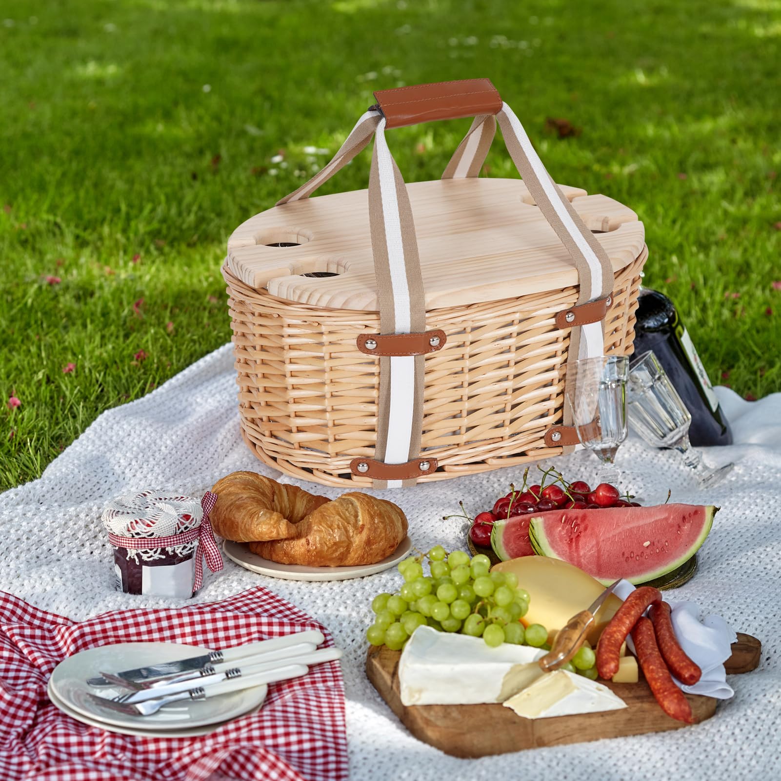 Zettfuly four plastic wine glasses are ideal for casual picnics