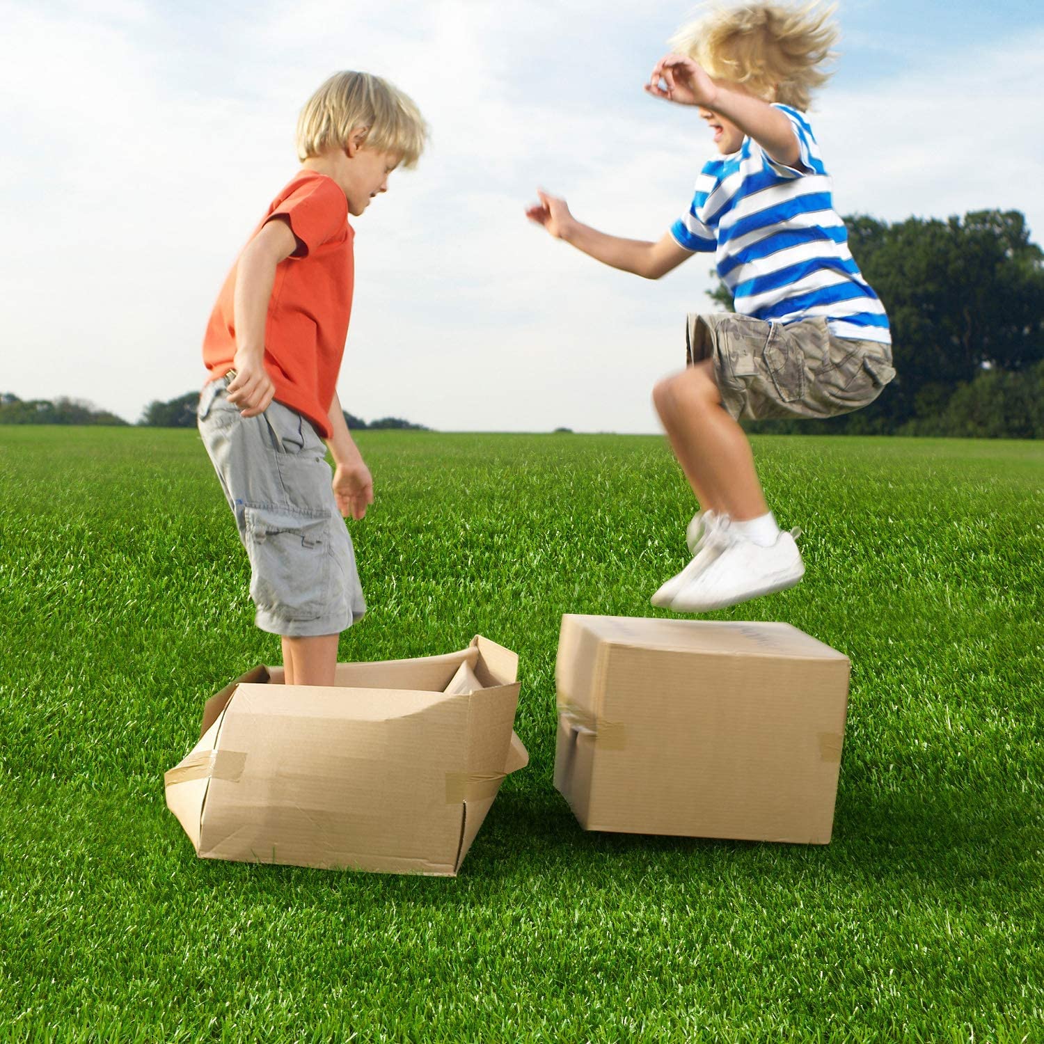 ZGR HOME&GARDEN artificial grass close-up texture for a soft, realistic feel and durable fibers.