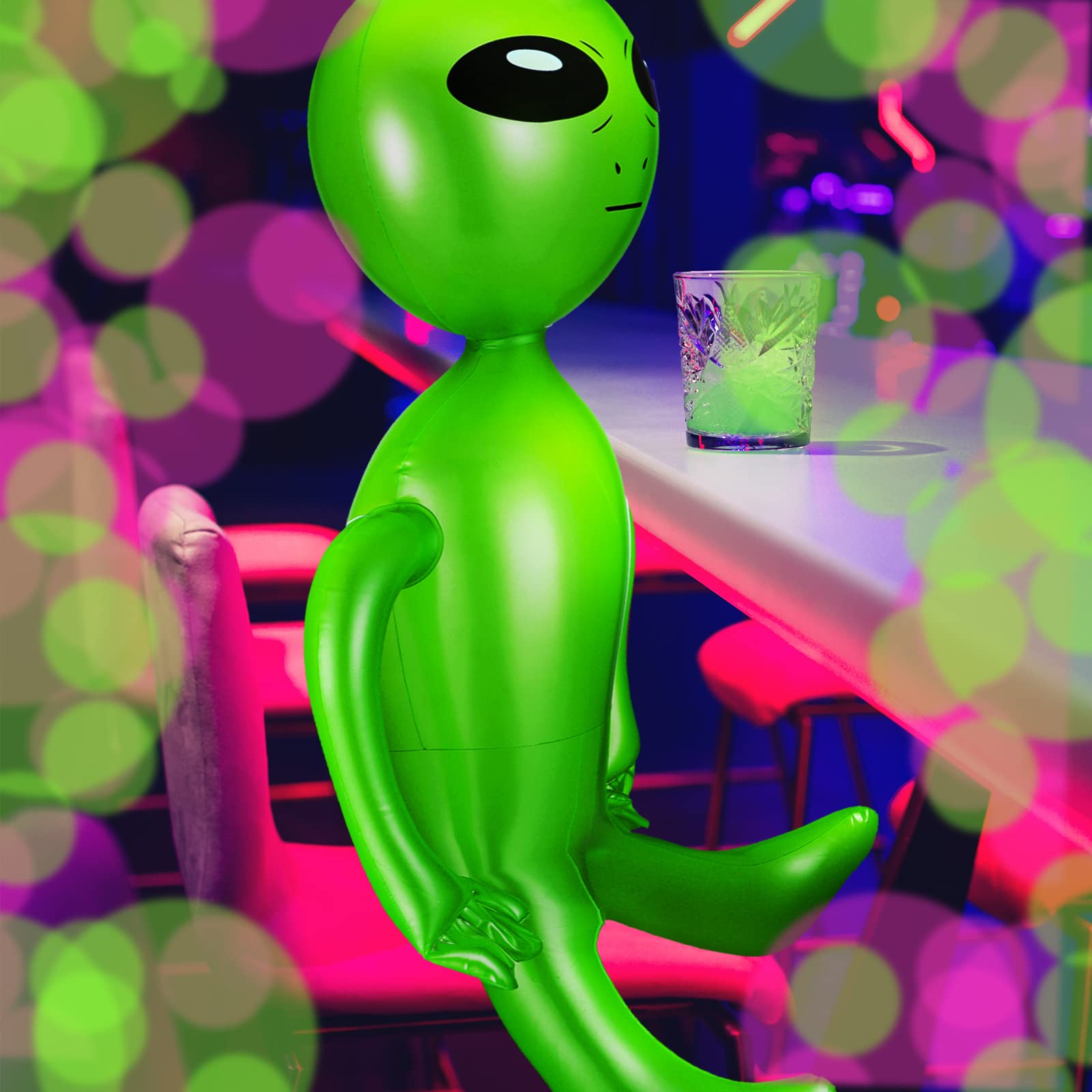 Zhanmai space-theme alien decor creates festive ambience