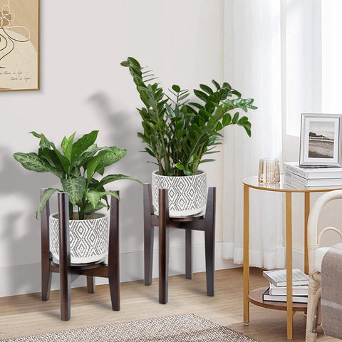 ZIOZERTT indoor plant stand works with 8 to 12 inch planters.