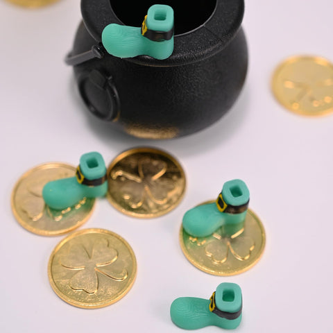 ZNTU leprechaun shoes add a lucky trap decoration accent.