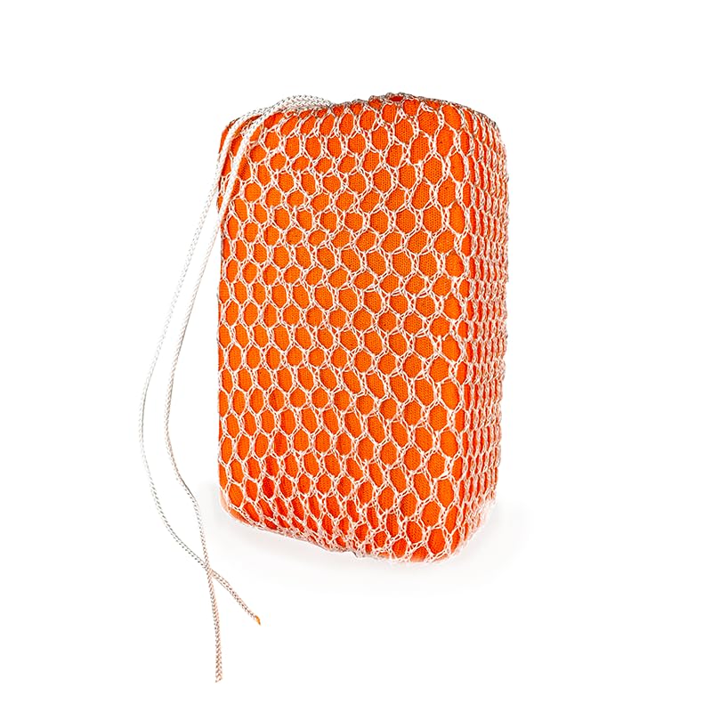 Zorbie absorbs oils and contaminants to improve spa clarity.