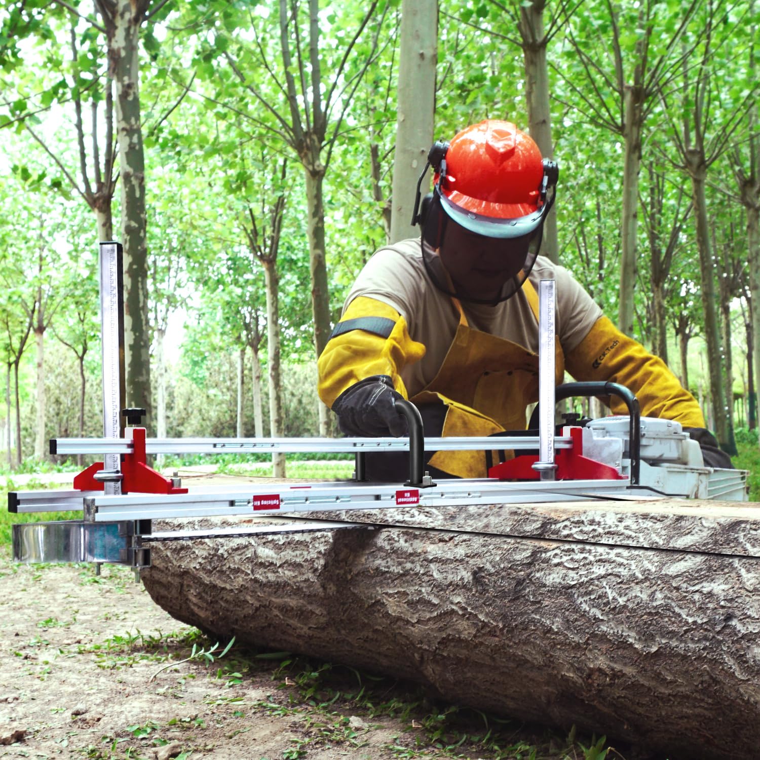 Zozen Chainsaw Mill includes four felling wedges for quick setup.