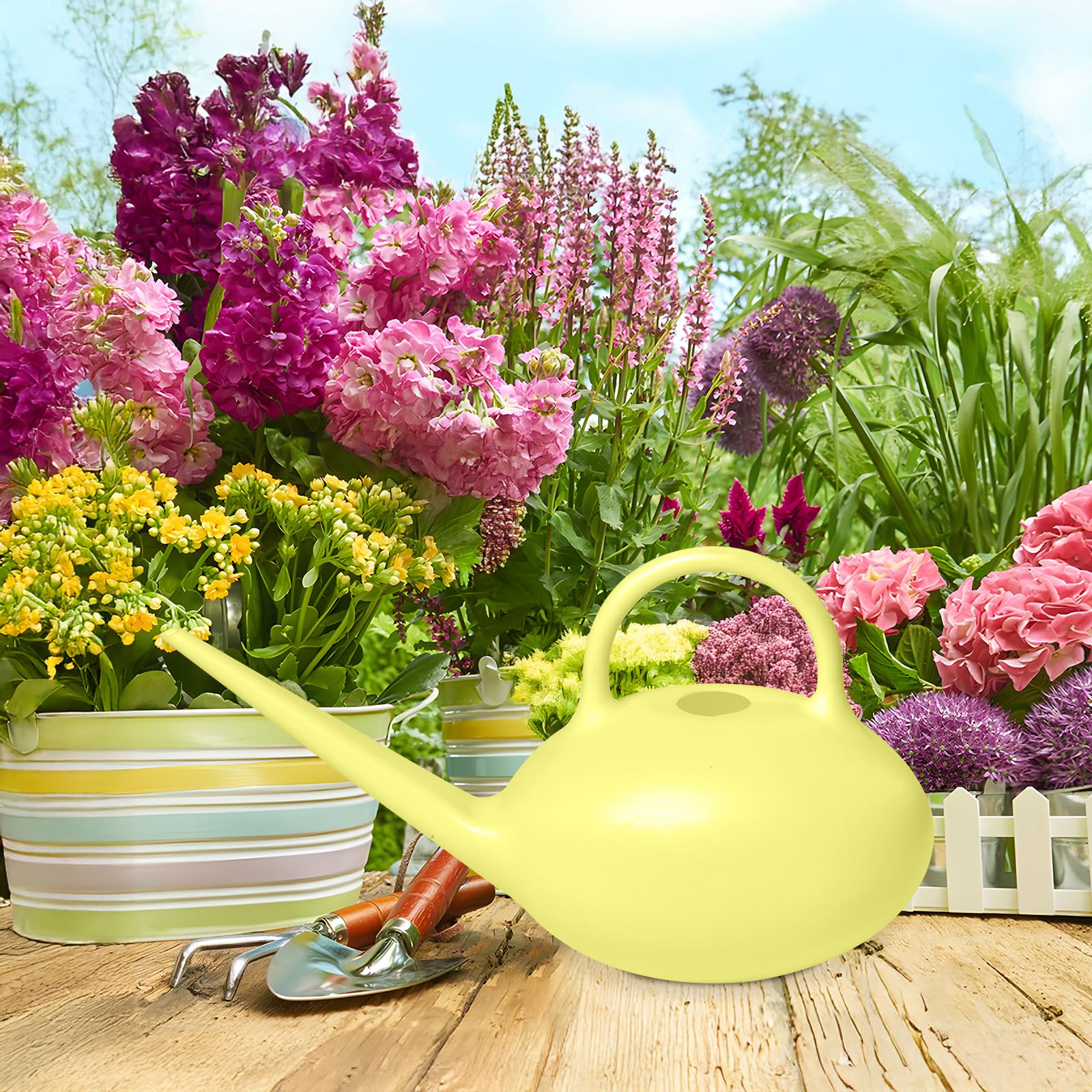 ZXJ comfortable handle for easy grip and steady watering.