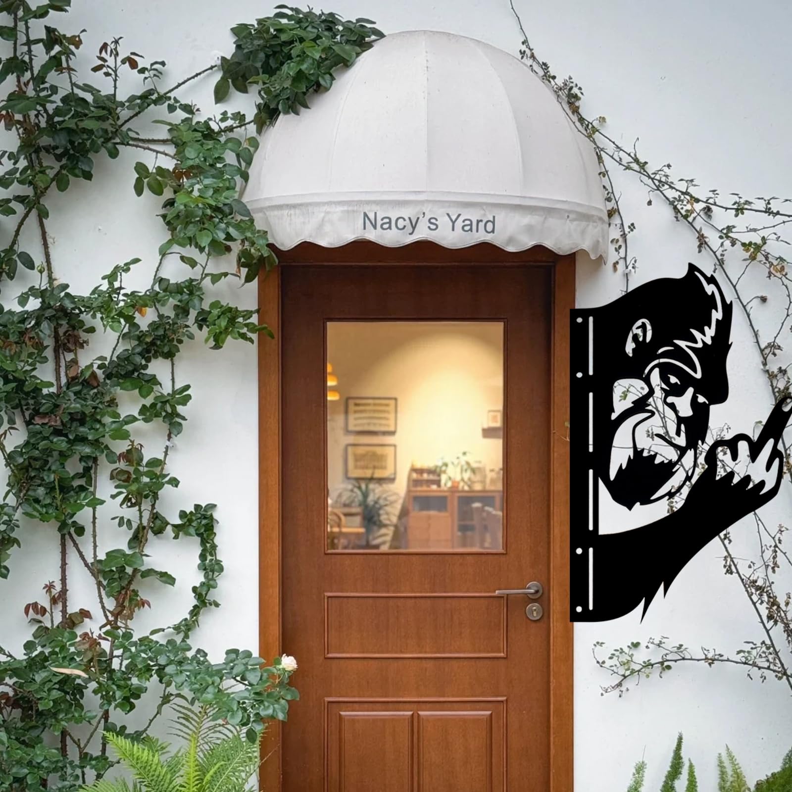 ZYFLSIYU Unique Bigfoot decor enhances patios and gardens